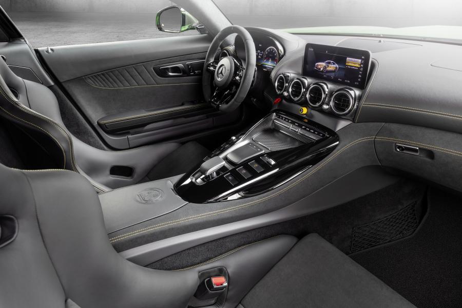 Интерьер Mercedes-AMG GT R (C190) 2019 года  (WW) (фото 13 из 45)